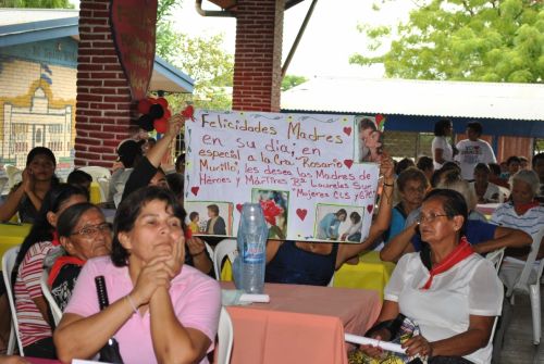 Fotografia de Ramon - Galeria Fotografica: celabracion del dia de las madres D7 - Foto: reclamos