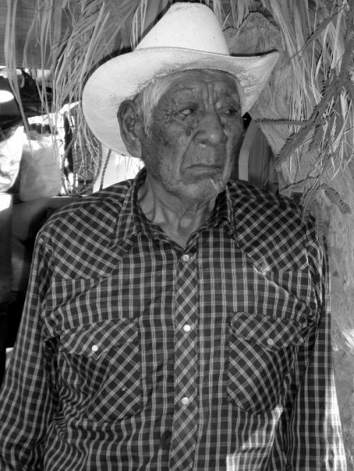 Fotografia de Guillermo Castillo Ramrez - Galeria Fotografica: Rostros de arena, los Oodham del desierto de Altar - Foto: Don Matias. Caborca, Mxico.