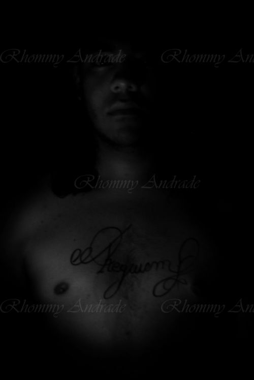 Fotografia de Rhommy - Galeria Fotografica: letras de carne y Rquiem - Foto: 