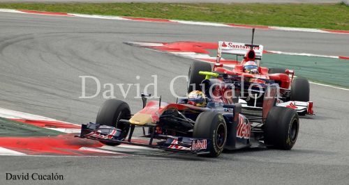 Fotografia de David Cucaln - Galeria Fotografica: Formula 1 Temporada 2010 Montmel - Foto: Alguersuari Vs Alonso - Toro Rosso Vs Ferrari F1