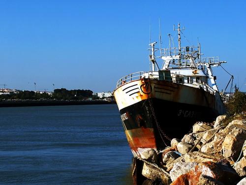 Fotografia de Santaolalla - Galeria Fotografica: desde la orilla - Foto: Para chatarra