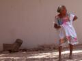 Foto de  Tebar - Galería: Retratos de la sociedad - Fotografía: Una mujer de avanzada edad vendiendo pauelos