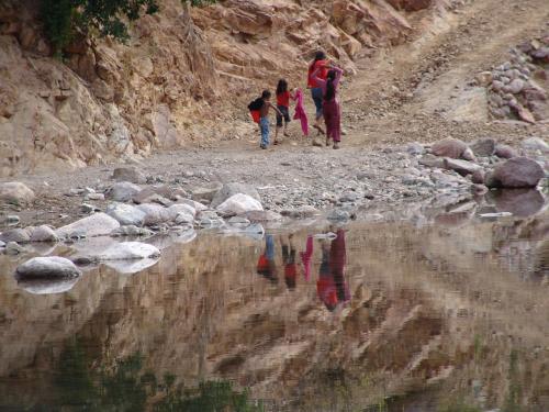 Fotos mas valoradas » Foto de frances - Galería: Batopilas el lugar donde Dios quiere vivir - Fotografía: Una ducha ranchera