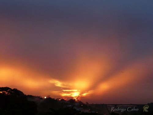 Fotografías menos votadas » Autor: Rodrigo Calvo Productions - Galería: Astros y Cielo... - Fotografía: Rayos de Luz