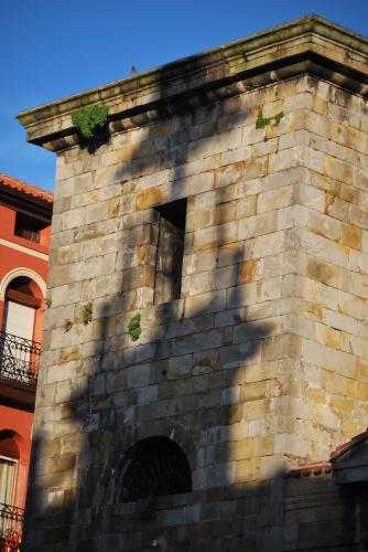 Fotografías menos votadas » Autor: bar gure-toki - Galería: medio dia o medio noche - Fotografía: La torre fantasma