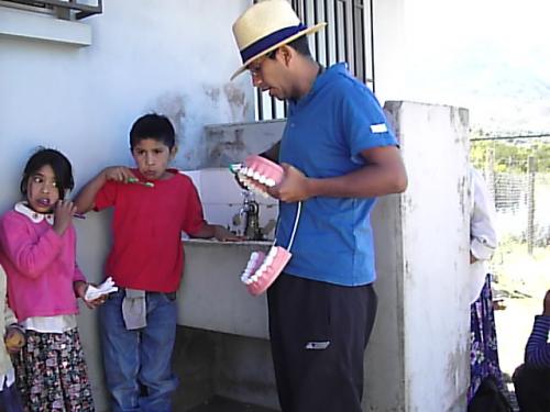 Fotografías menos votadas » Autor:  - Galería: CONSTRUYENDO SONRISAS - Fotografía: Reforzando la tcn