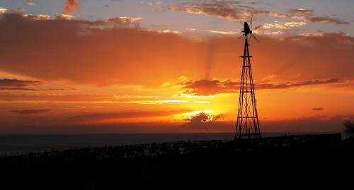 Fotos mas valoradas » Foto de Bravo Tango Alfa - Galería: La galera de Antonio Estevez - Fotografía: Atardecer en el vi