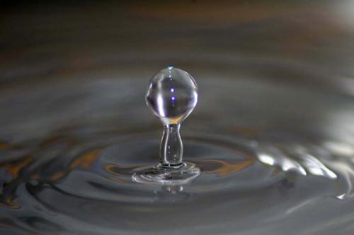 Fotos mas valoradas » Foto de NIQUI - Galería: Gotas de Agua - Fotografía: Bombilla de Gota