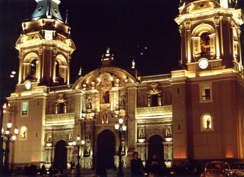 Fotos menos valoradas » Foto de Hugo Velarde - Galería: Luz - Fotografía: Catedral