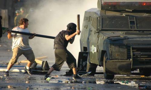 Fotografías menos votadas » Autor: kukatj - Galería: dia de ....( chile alegria y sufrimiento) - Fotografía: reprecion hacia la