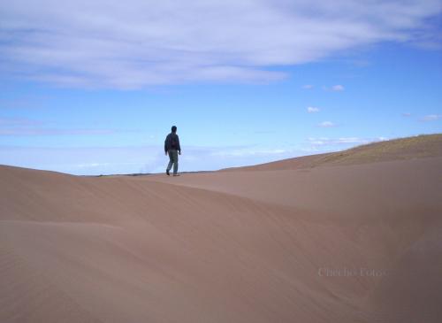 Fotos mas valoradas » Foto de Sergio - Galería: Desierto Lavallino - Mendoza - Argentina - Fotografía: Caminando